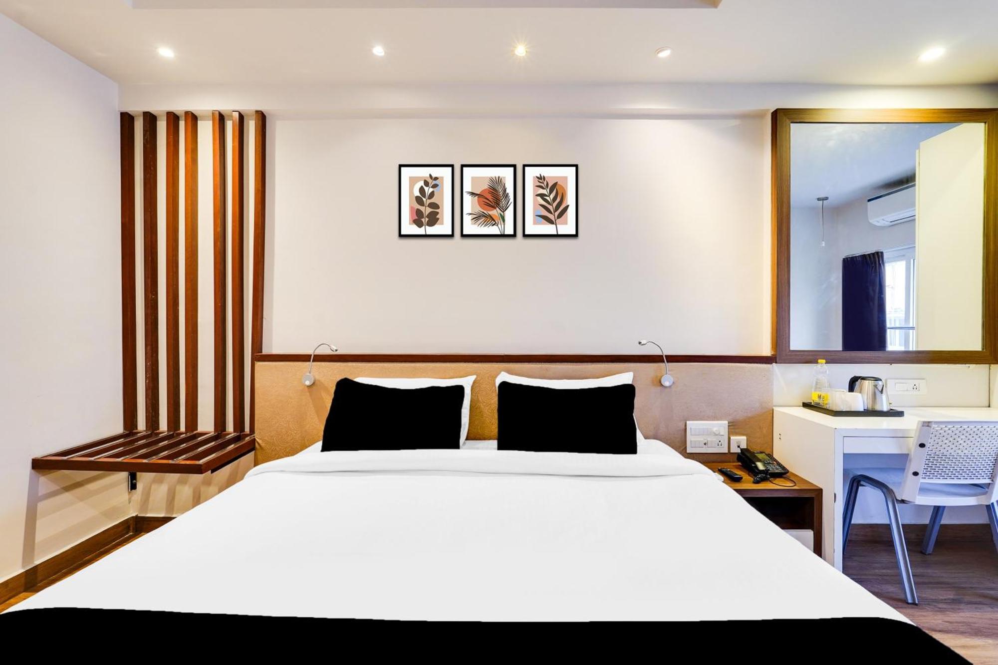 Super Townhouse Oak Kodambakkam Formerly Cine City Ченнаи Экстерьер фото