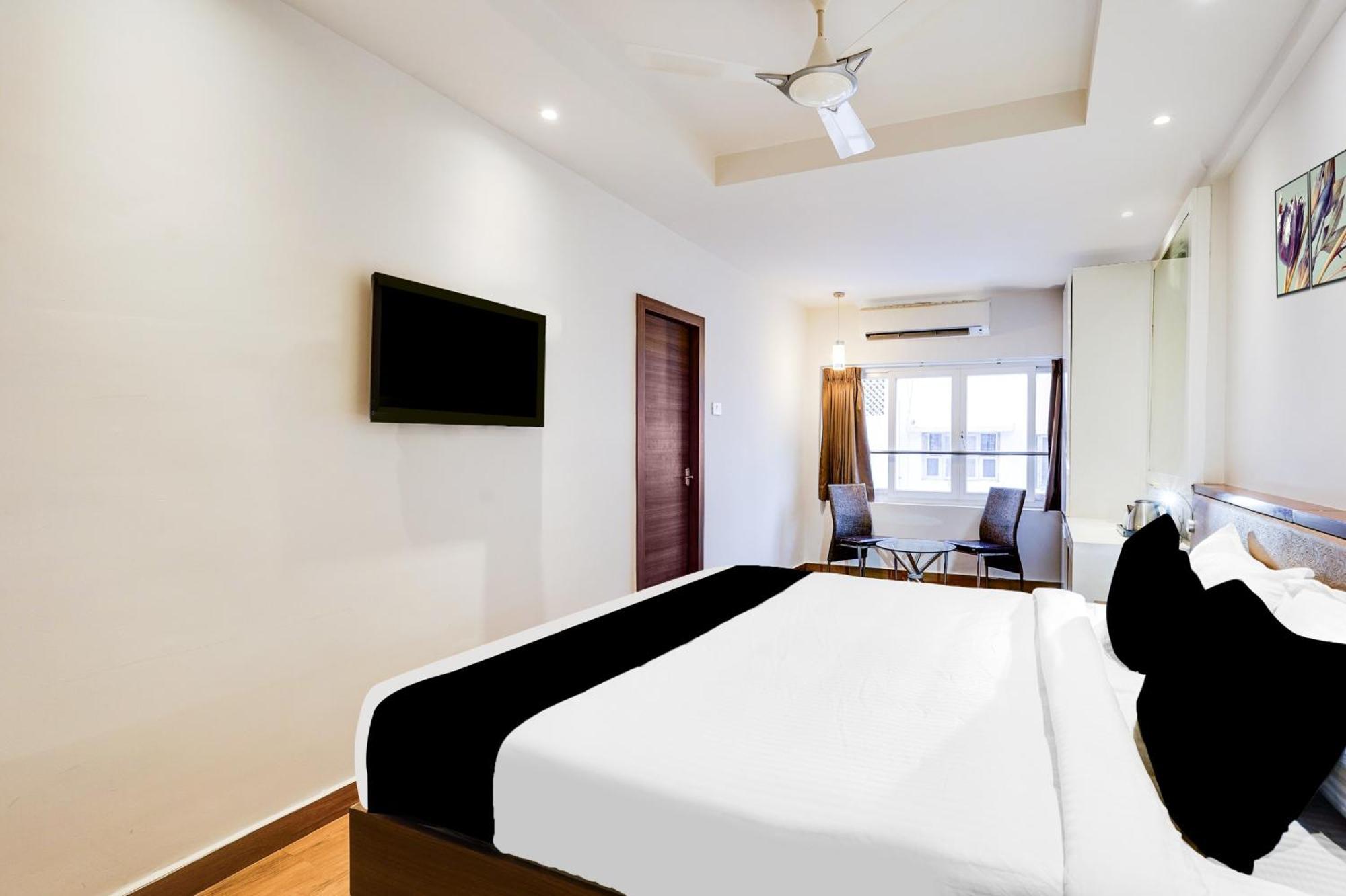 Super Townhouse Oak Kodambakkam Formerly Cine City Ченнаи Экстерьер фото