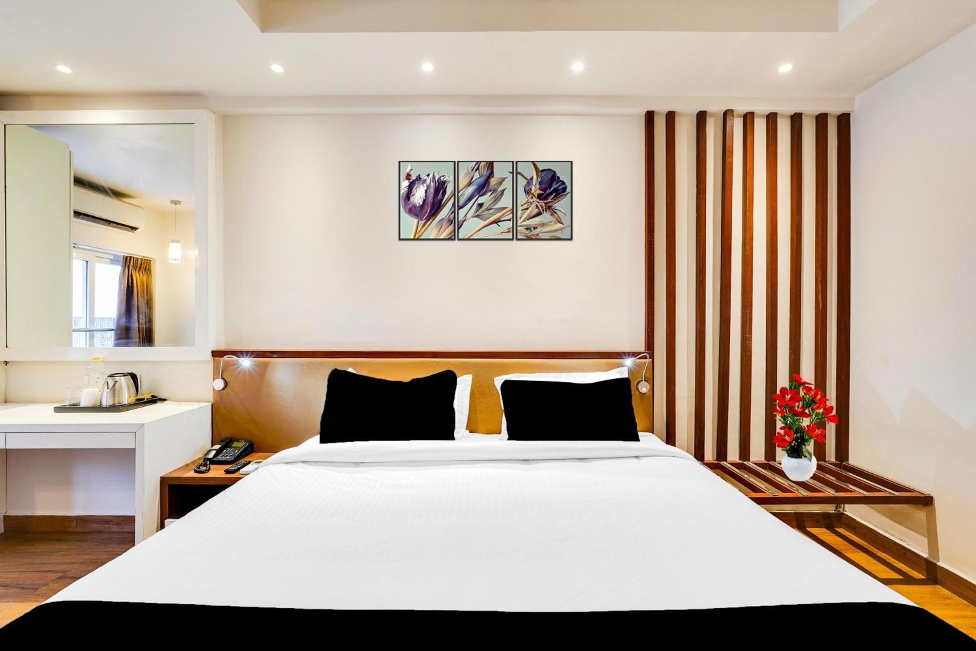 Super Townhouse Oak Kodambakkam Formerly Cine City Ченнаи Экстерьер фото