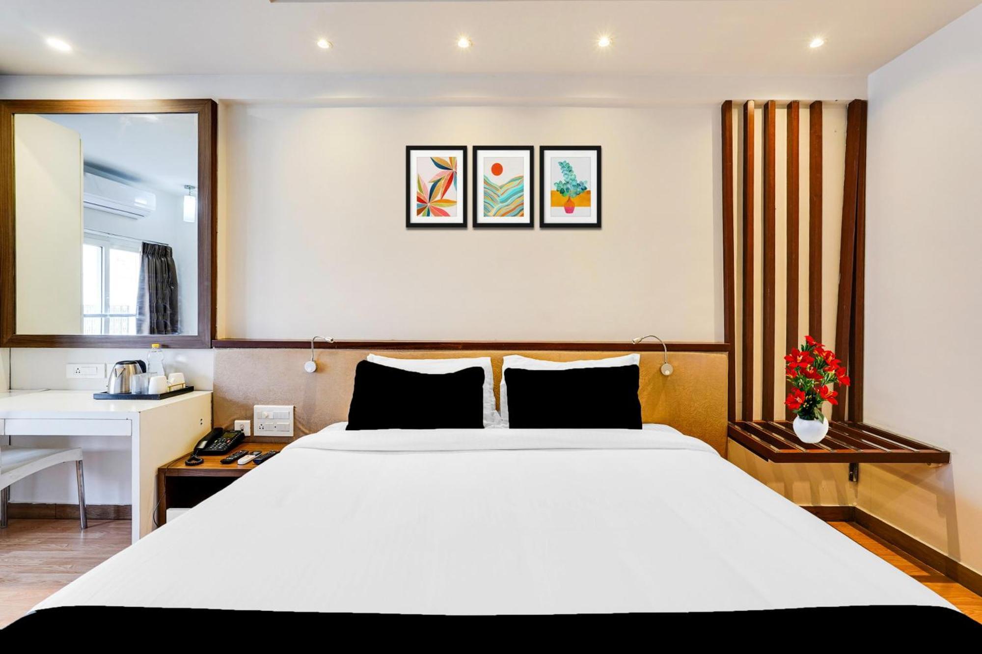 Super Townhouse Oak Kodambakkam Formerly Cine City Ченнаи Экстерьер фото