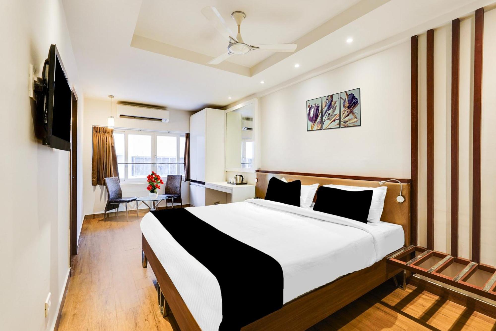 Super Townhouse Oak Kodambakkam Formerly Cine City Ченнаи Экстерьер фото
